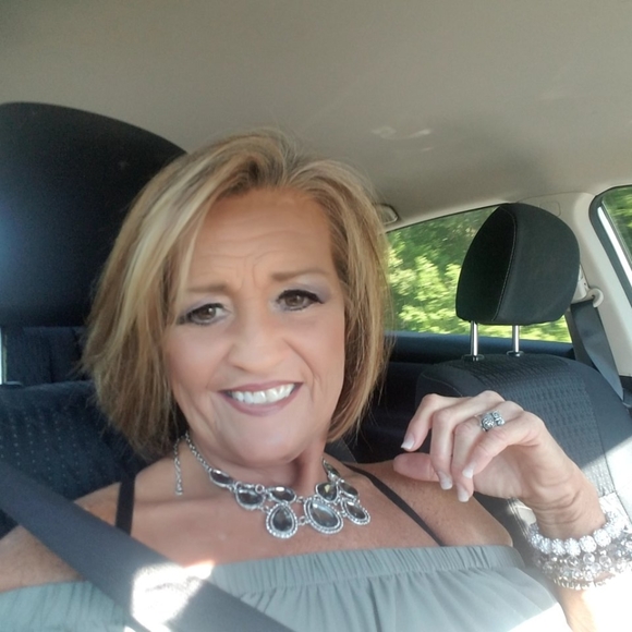 Meet your Posher, Patricia - Picture 1 of 1